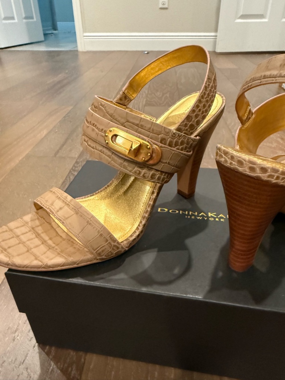 Donna Karan Brown Croc-Embossed Heel Sandals Macys - Picture 5 of 10